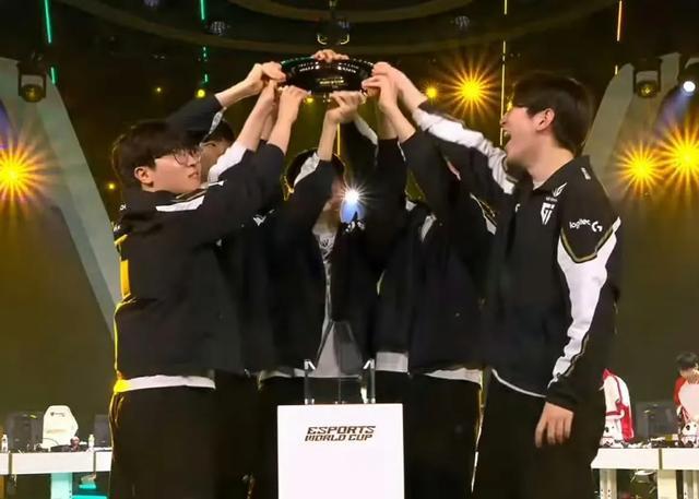 IM体育平台博彩-Faker迎来十五赛季出色发挥，热火观众热烈欢呼！